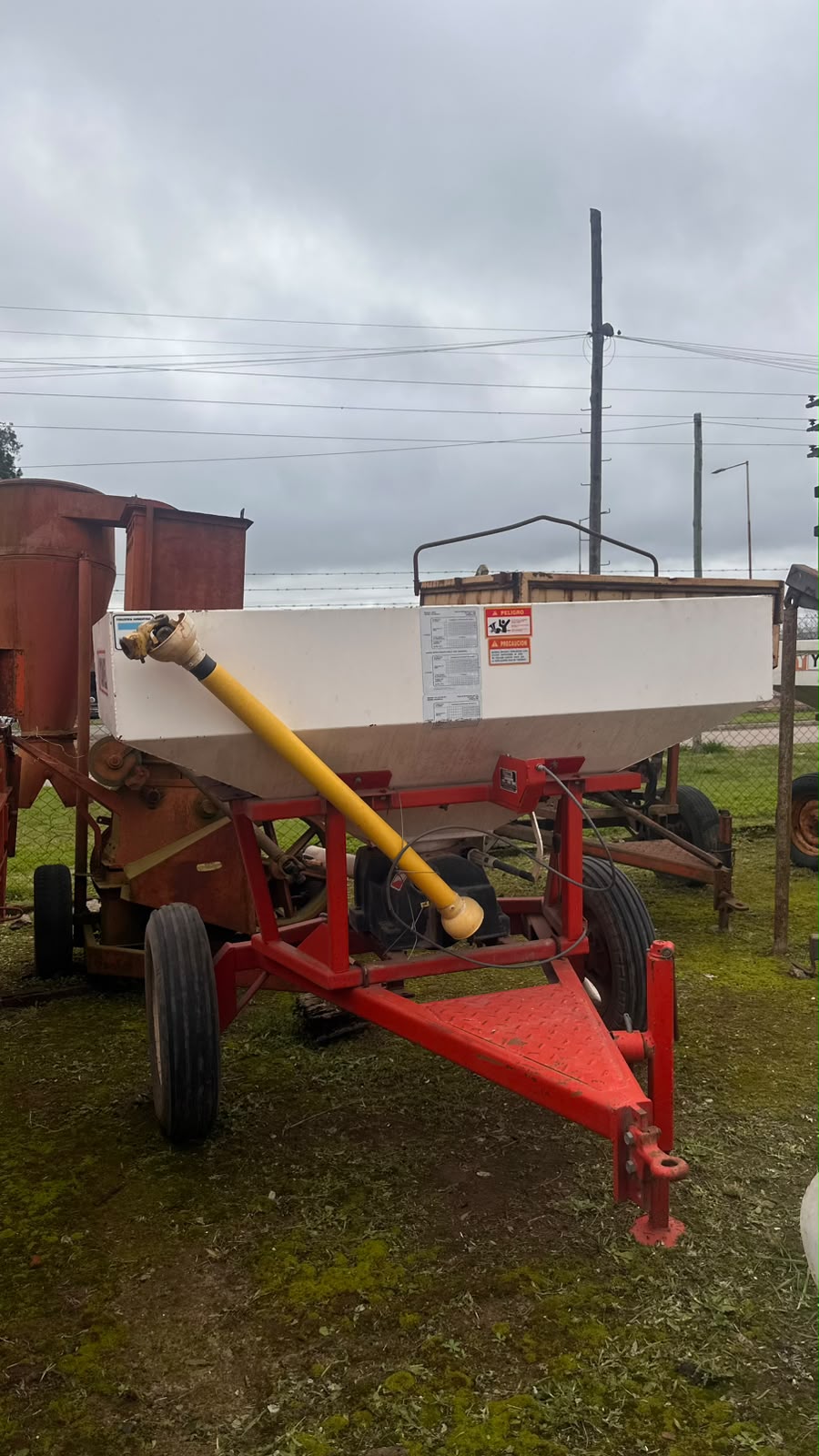 FERTILIZADOR YOMEL 1050 ETO