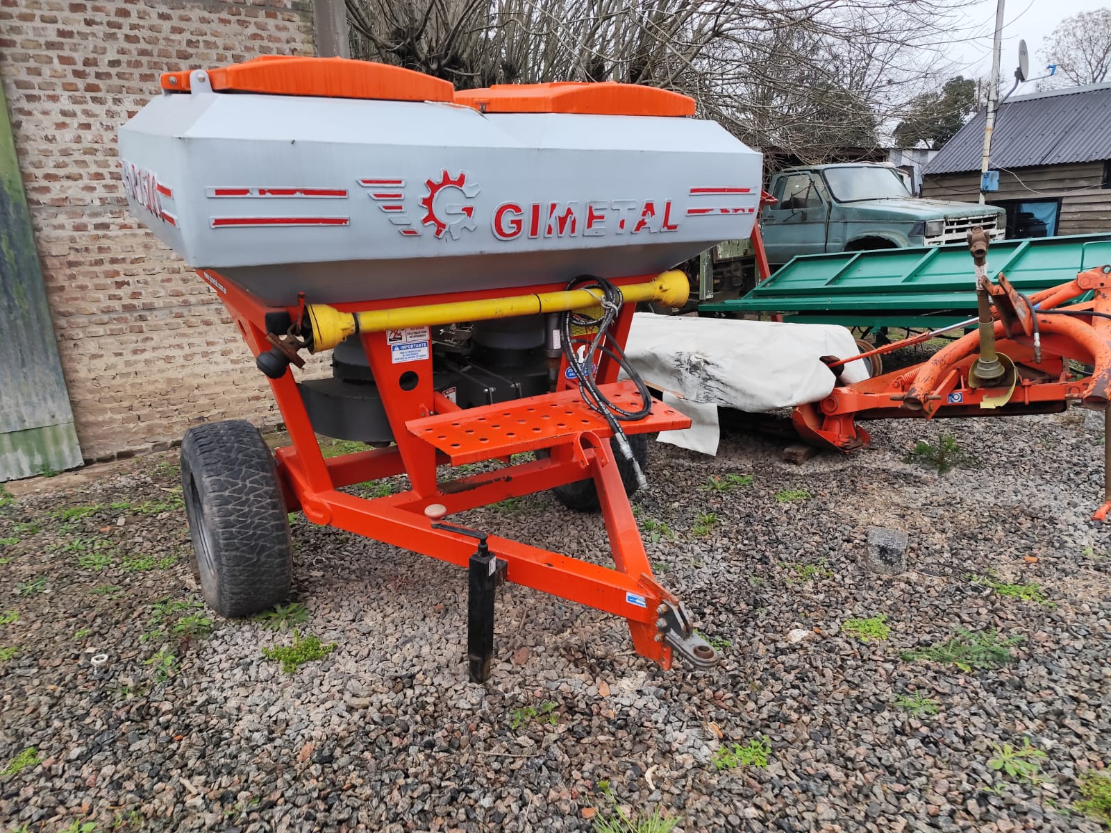 fertilizadora gimetal de 1500lts bidisco
